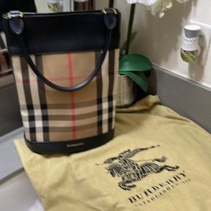 Burberry  runway bag